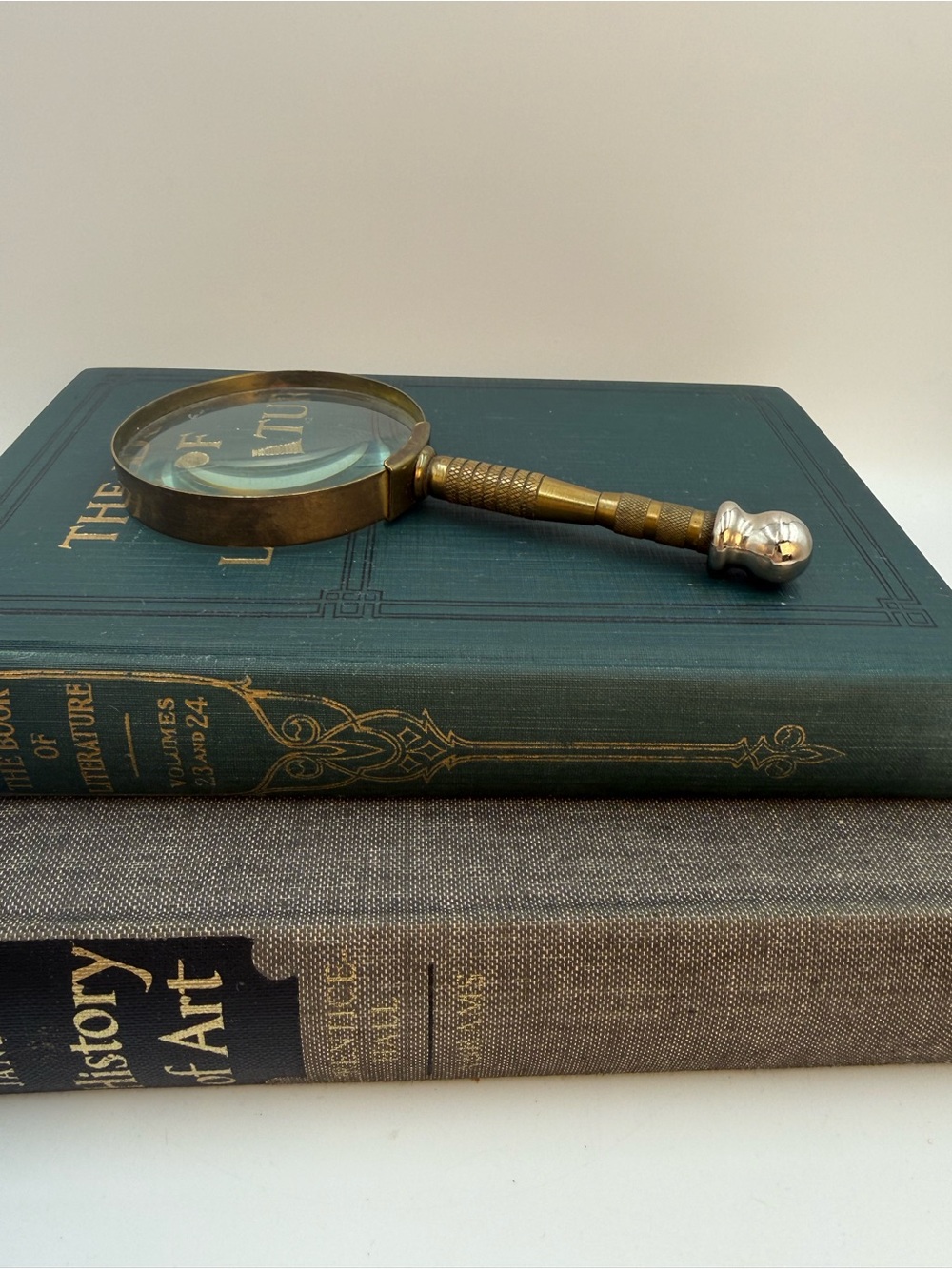 Vintage Two Tone Metal Magnifying Glass 6.5” - Picture 2 of 10